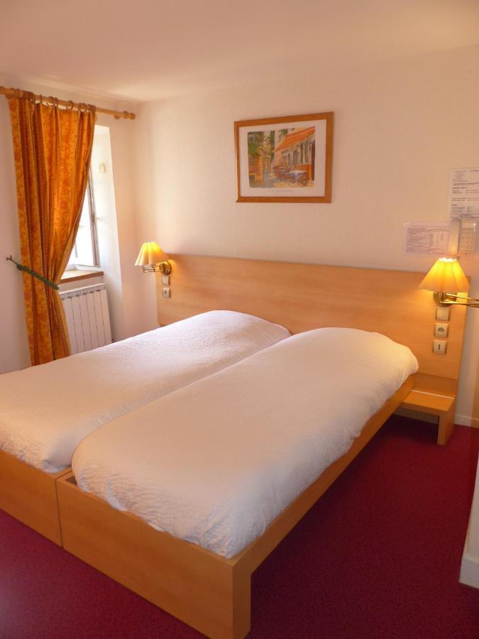 Hotel Logis Auberge De L'Isard แซ็ง-ลารี ภายนอก รูปภาพ