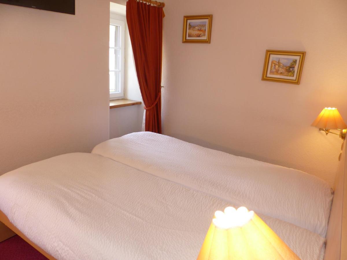 Hotel Logis Auberge De L'Isard แซ็ง-ลารี ภายนอก รูปภาพ