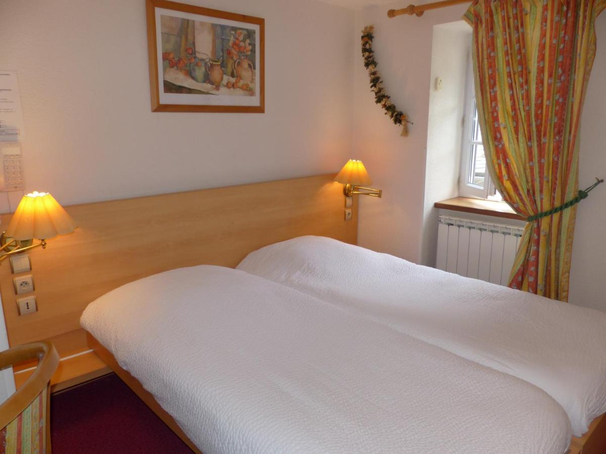 Hotel Logis Auberge De L'Isard แซ็ง-ลารี ภายนอก รูปภาพ