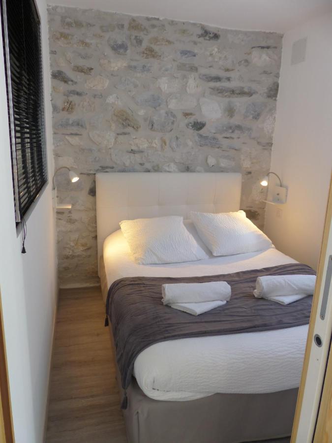 Hotel Logis Auberge De L'Isard แซ็ง-ลารี ภายนอก รูปภาพ