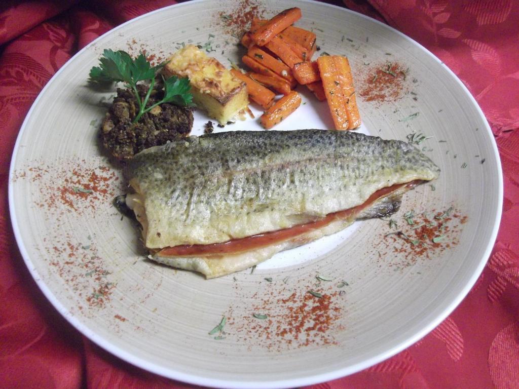 Hotel Logis Auberge De L'Isard แซ็ง-ลารี ภายนอก รูปภาพ
